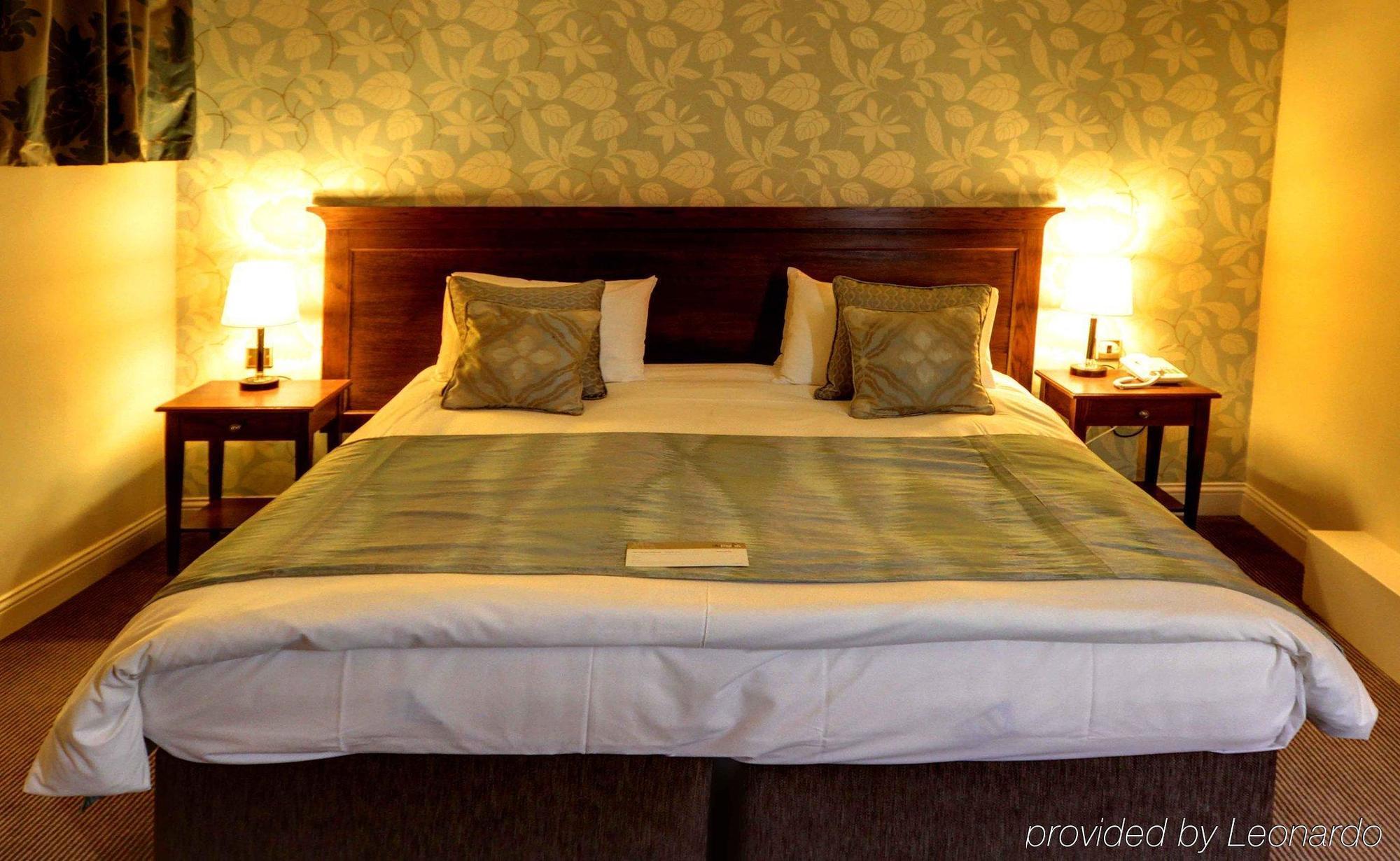 King'S Head Hotel By Greene King Inns ويمبورن مينستر المظهر الخارجي الصورة