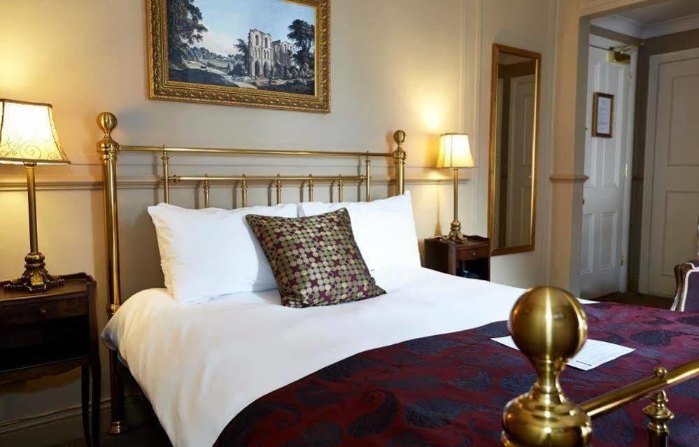 King'S Head Hotel By Greene King Inns ويمبورن مينستر المظهر الخارجي الصورة